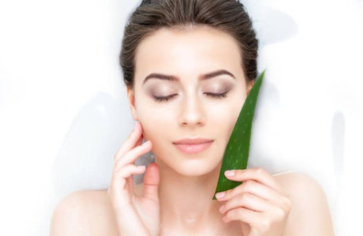 5 Tips Menghidrasi Kulit Wajah Agar Tetap Sehat dan Awet Muda, Dijamin Glowing Bebas dari Flek Hitam