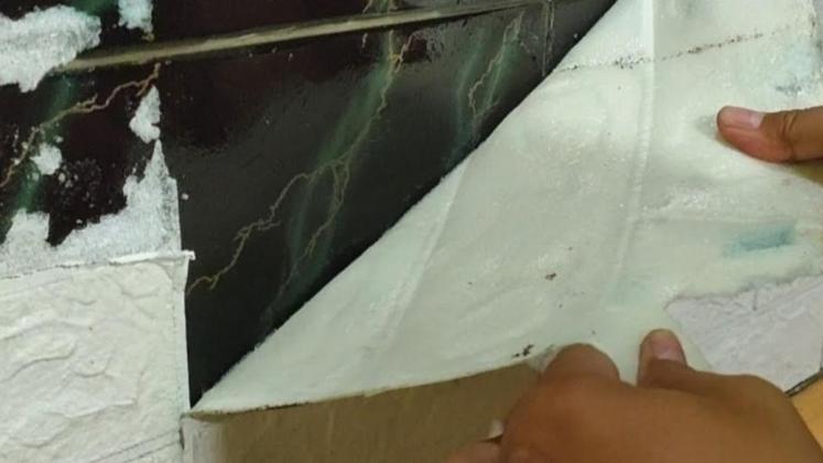 Cara Praktis Membersihkan Wallpaper Rumah agar Tetap Indah dan Awet