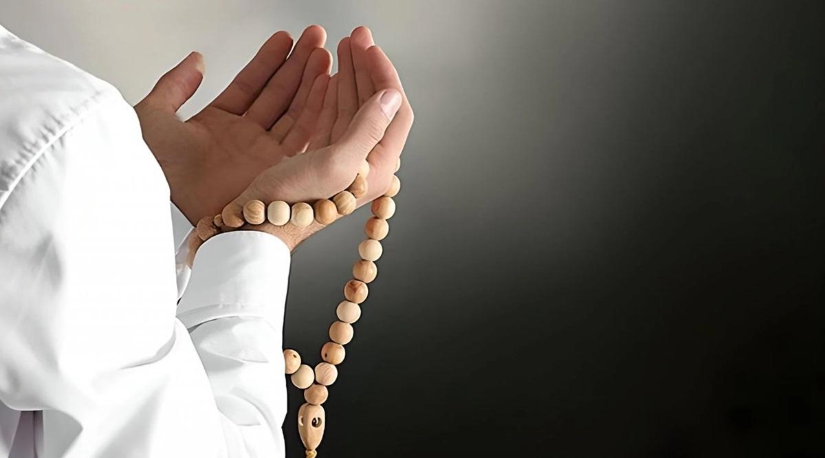 Doa Akhir dan Awal Tahun: Refleksi Spiritual Umat Islam Menyambut Tahun 2025