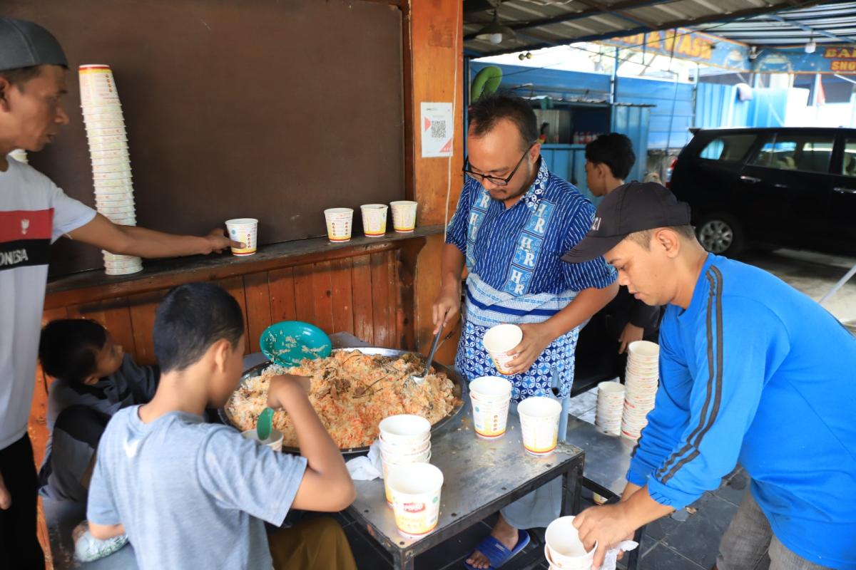 Melihat Lebih Dekat Masjid 24 Jam Kota Tangerang yang Sajikan Makan Siang Gratis