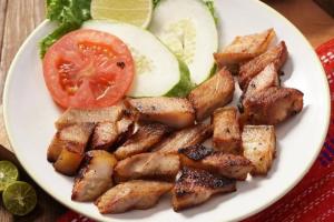 Menyediakan Ikan Nila Tombur, Naniura Hingga Saksang, Ini Menu Toba Tabo Lapo Batak 093525