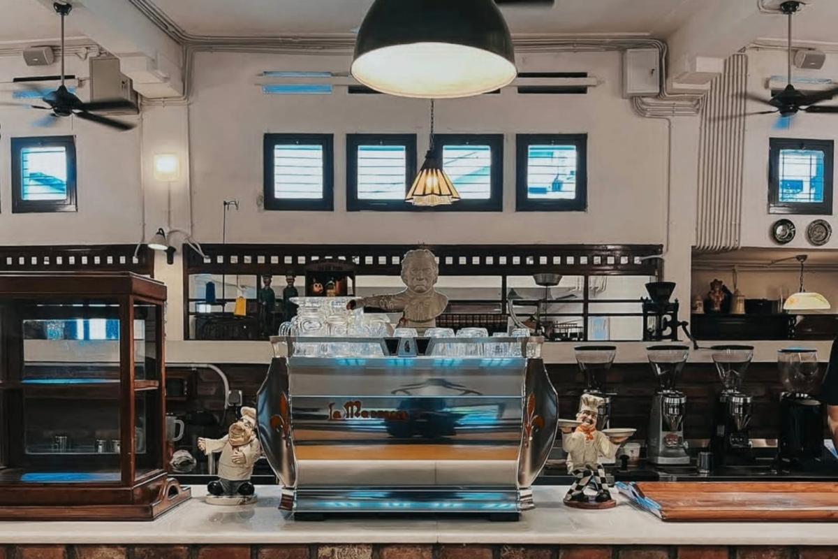 Menikmati Bakoel Koffie Cikini, Rekomendasi Tempat Kopi di Jakarta dengan Konsep Klasik 061746