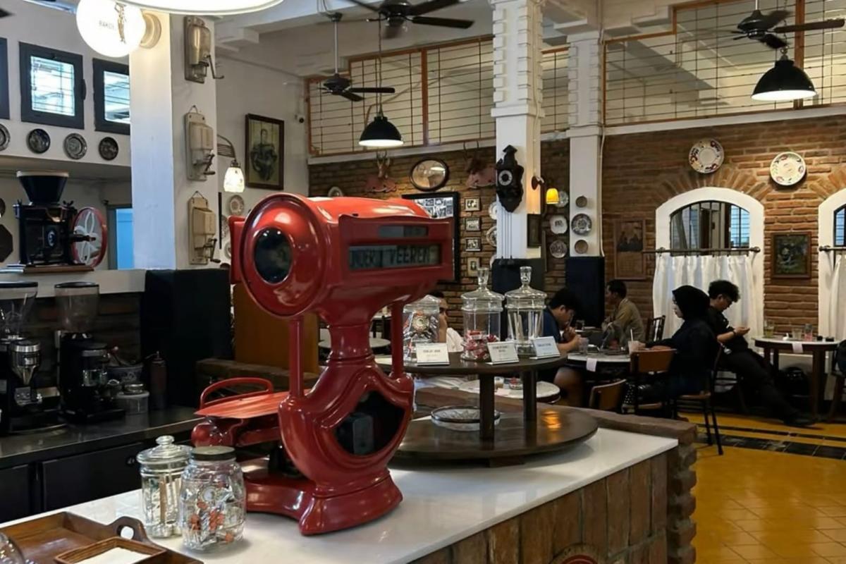 Menikmati Bakoel Koffie Cikini, Rekomendasi Tempat Kopi di Jakarta dengan Konsep Klasik 061825