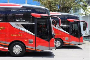 PO Sinar Dempo Rilis Bus Skylander F22 Vision 8 Touring Bermesin Mercedes Benz OF 1623 044428