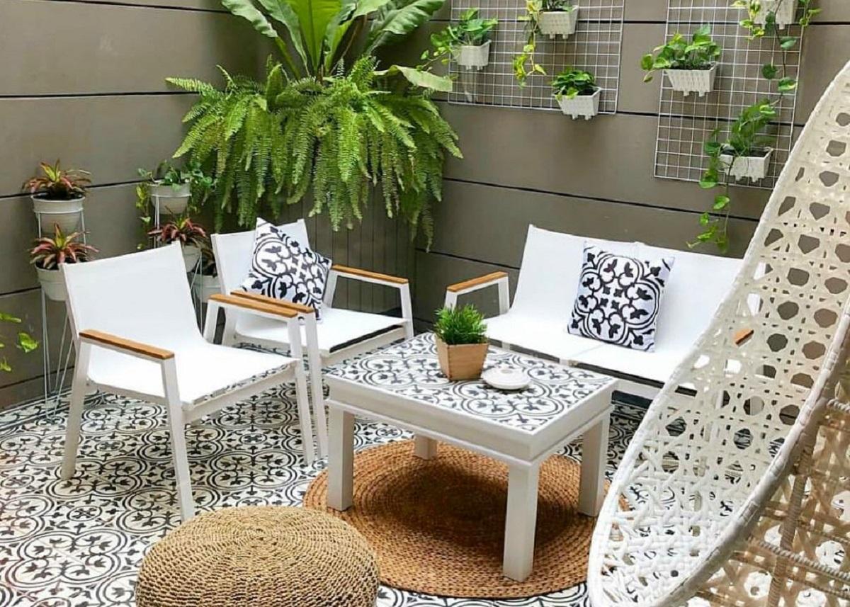  5 Inspirasi Teras Belakang Rumah Minimalis, Cocok Buat Healing di Rumah