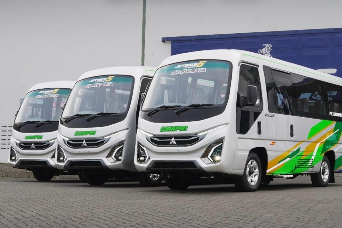 Gaya Baru Jetbus 5 Jumbo Karoseri Adiputro, Tampil Futuristik dan Canggih 065428