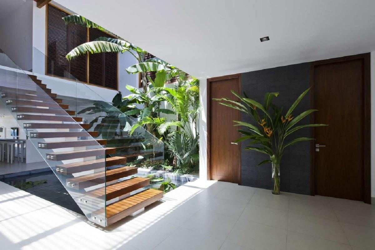 5 Inspirasi Taman Dalam Rumah Minimalis: Sederhana tapi Bikin Adem!