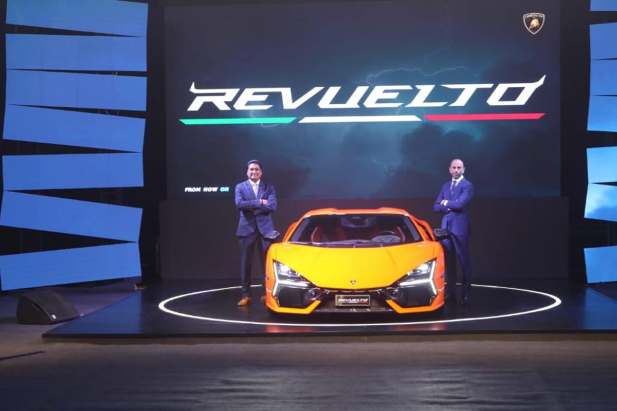 Lamborghini Revuelto 2025 Resmi Meluncur: Supercar Ramah Lingkungan dengan Harga Fantastis!