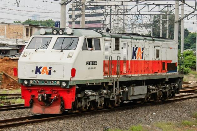 Warna Merah di Bawah Lokomotif Kereta, Apa Fungsinya ? Simak Penjelasannya