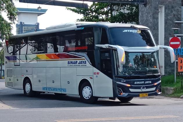 Bus SINAR JAYA 63 RF: Solusi Perjalanan Nyaman dan Modern untuk Lintas Kota!
