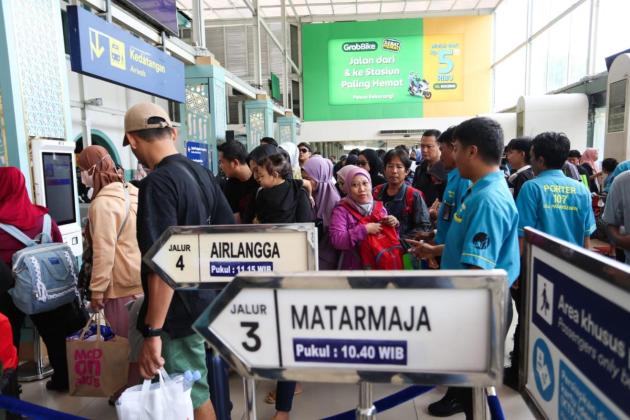 Libur Waisak Tiket Kereta Ludes, KAI Catat Lonjakan Penumpang dari Jakarta