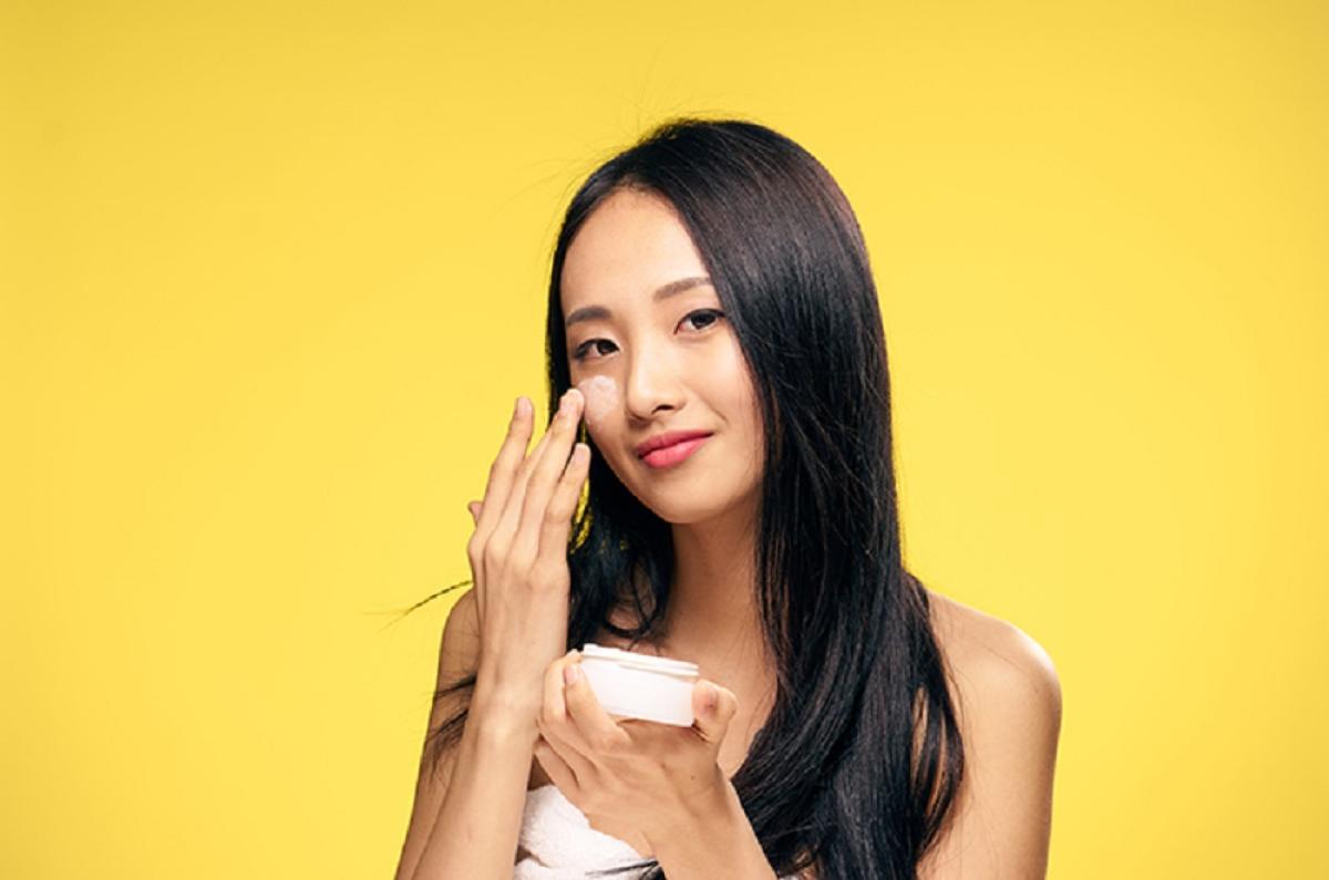 Manfaat Ceramide untuk Kulit: Kunci Kulit Sehat, Lembap, dan Terlindungi