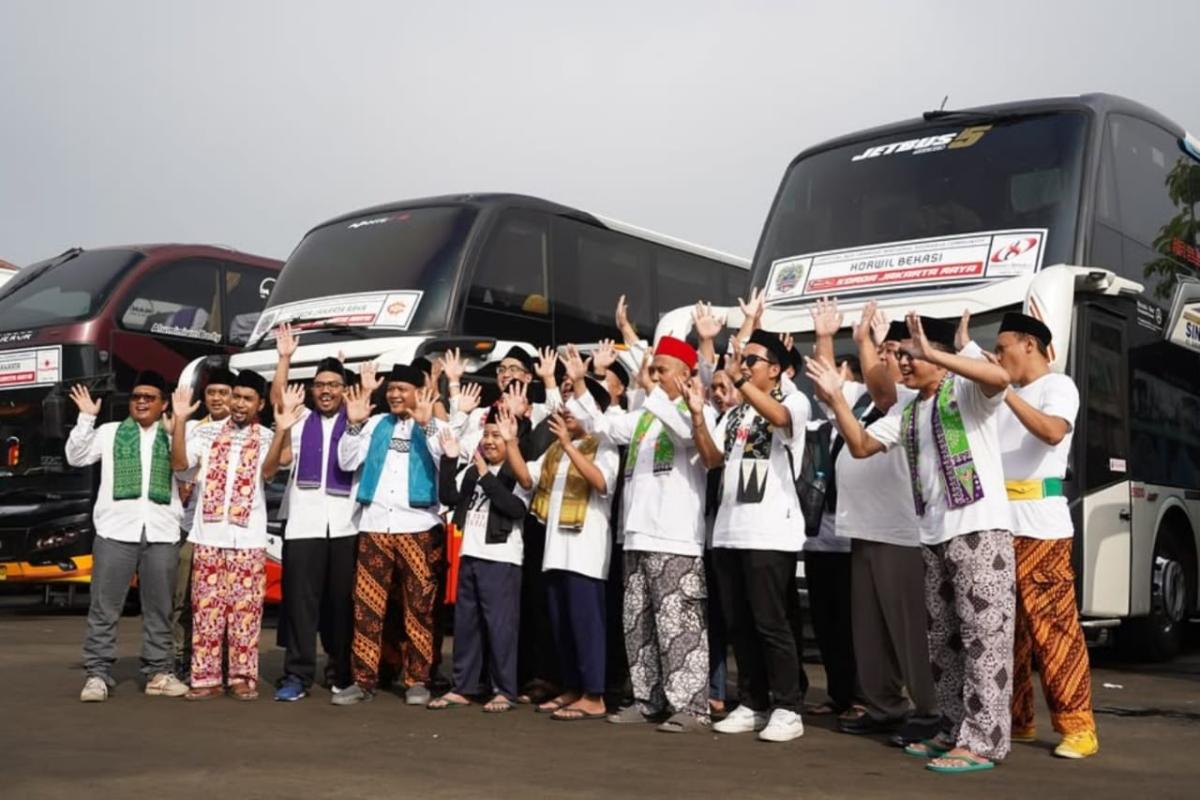 Melihat Bus Double Decker Korwil Jakarta di Jambore Nasional Bismania Community 2025