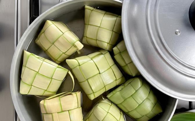 Rahasia Cara Merebus Ketupat Pulen dan Tidak Cepat Basi: Hemat Gas Banget!