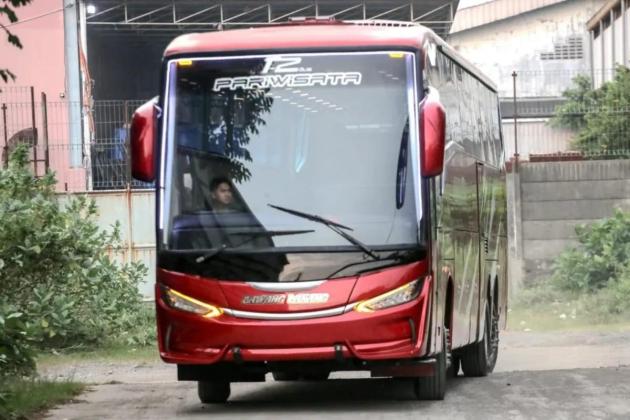 Spesifikasi Lengkap Bus Bawang Lanang, Bodi Titanium T2 Mesin Mercedes Benz 2542