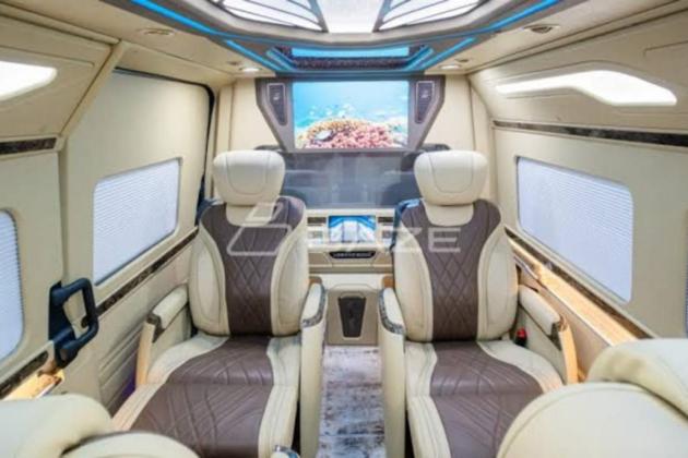 Toyota Hiace Sultan, Modifikasi Baze Bikin Mobil Jadi Ruang Hiburan Eksklusif