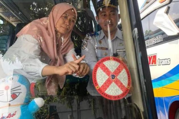 Waspada Jangan Naik Bus dengan Stiker Merah Ini, Bahaya Begini Cara Bedainnya