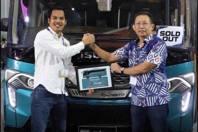 Bus Pariwisata Baru dari U Trans, Bodi Grand Touristo Terbaru Buatan New Armada 