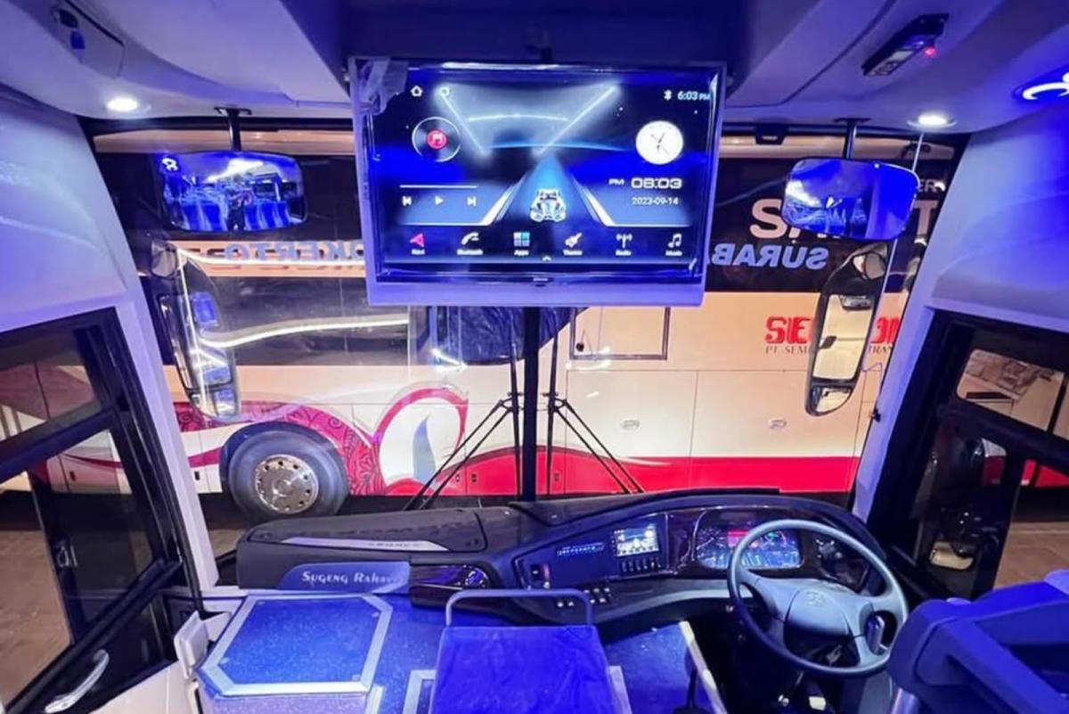 Melihat Bus Sugeng Rahayu Terbaru, Menggunakan Mesin Mercedes Benz OF 1623 063144