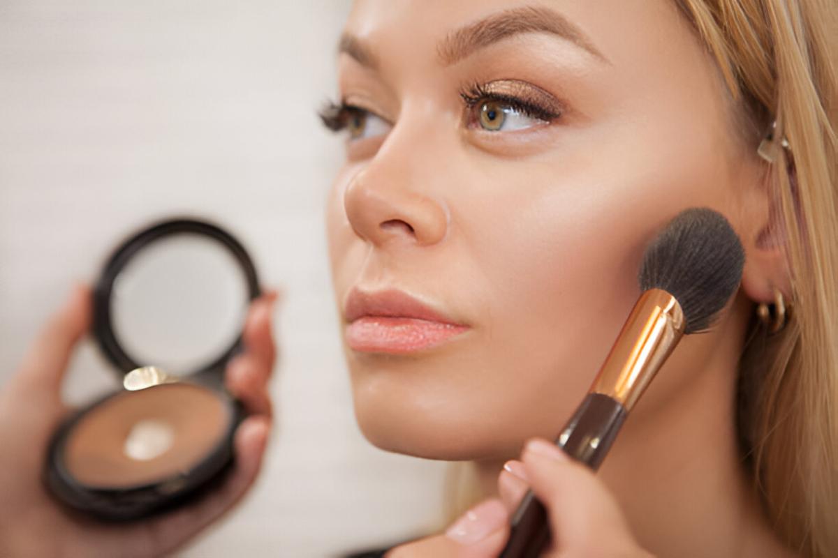 Tips Makeup agar Tahan Lama Seharian: Rahasia Riasan Tetap On Point Meski Beraktivitas Padat