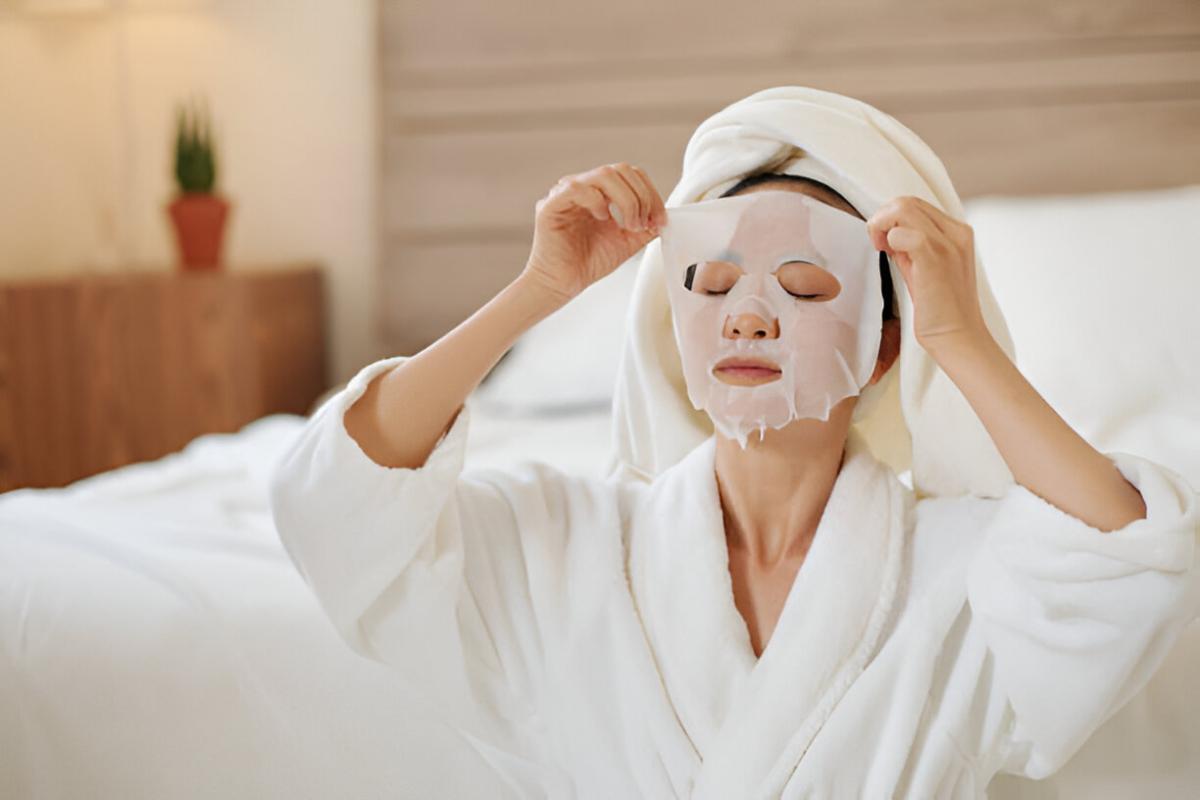 Hati-Hati! Ini Kesalahan dalam Menggunakan Sheet Mask yang Sering Dilakukan Tanpa Sadar