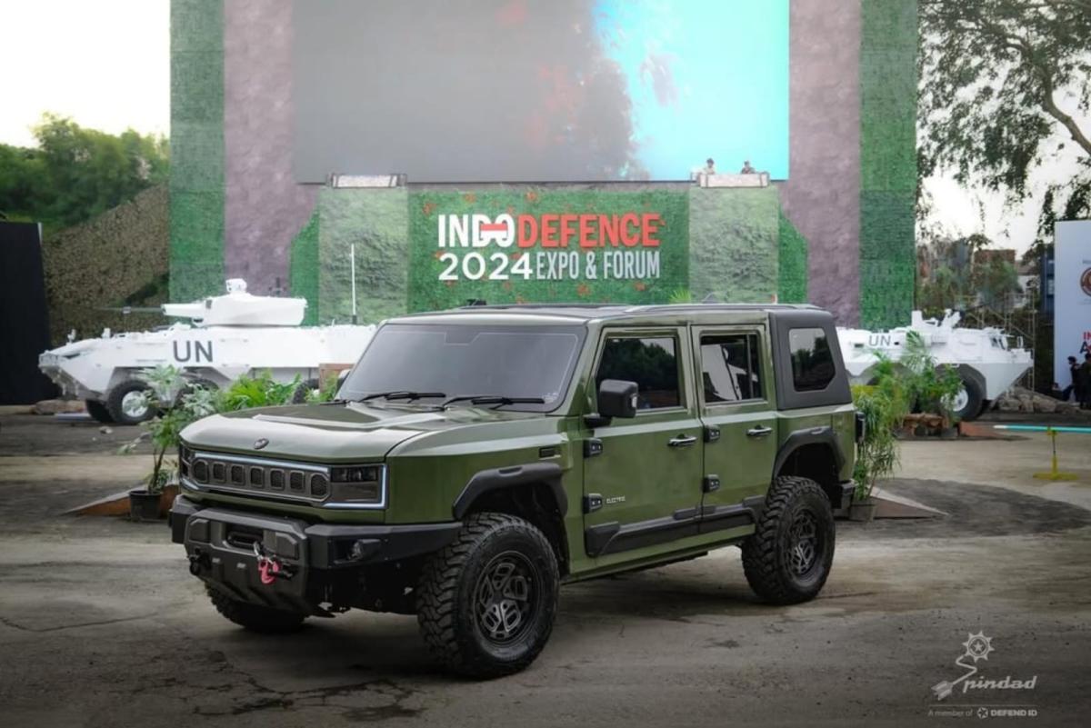 PT Pindad Luncurkan Mobil Listrik Taktis Pandu di Indo Defence 2025