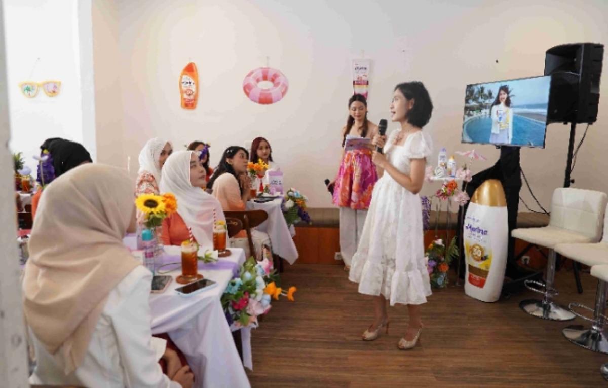 Marina Ajak Perempuan Indonesia untuk Menginspirasi Sesama dan Semakin Bersinar