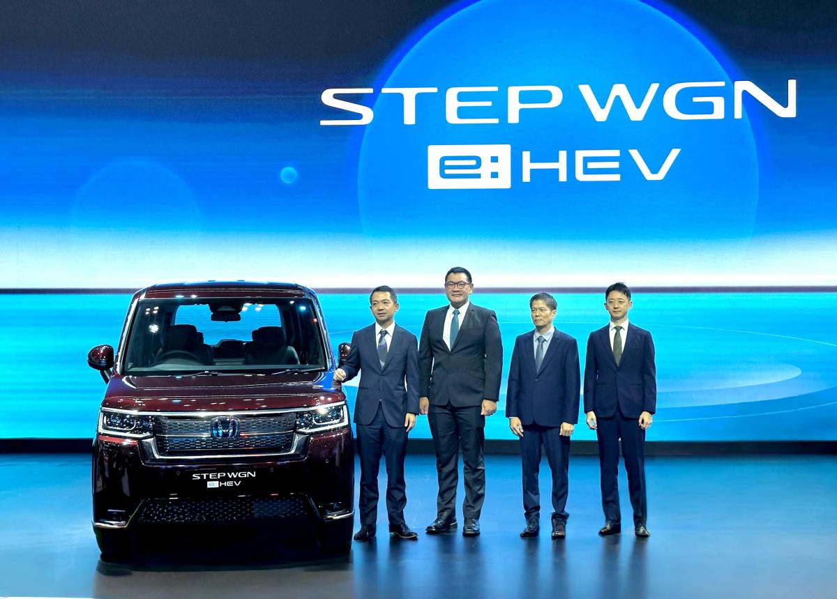 Honda STEP WGN e:HEV Resmi Meluncur di GIIAS 2025, MPV Hybrid Canggih Rp600 Jutaan