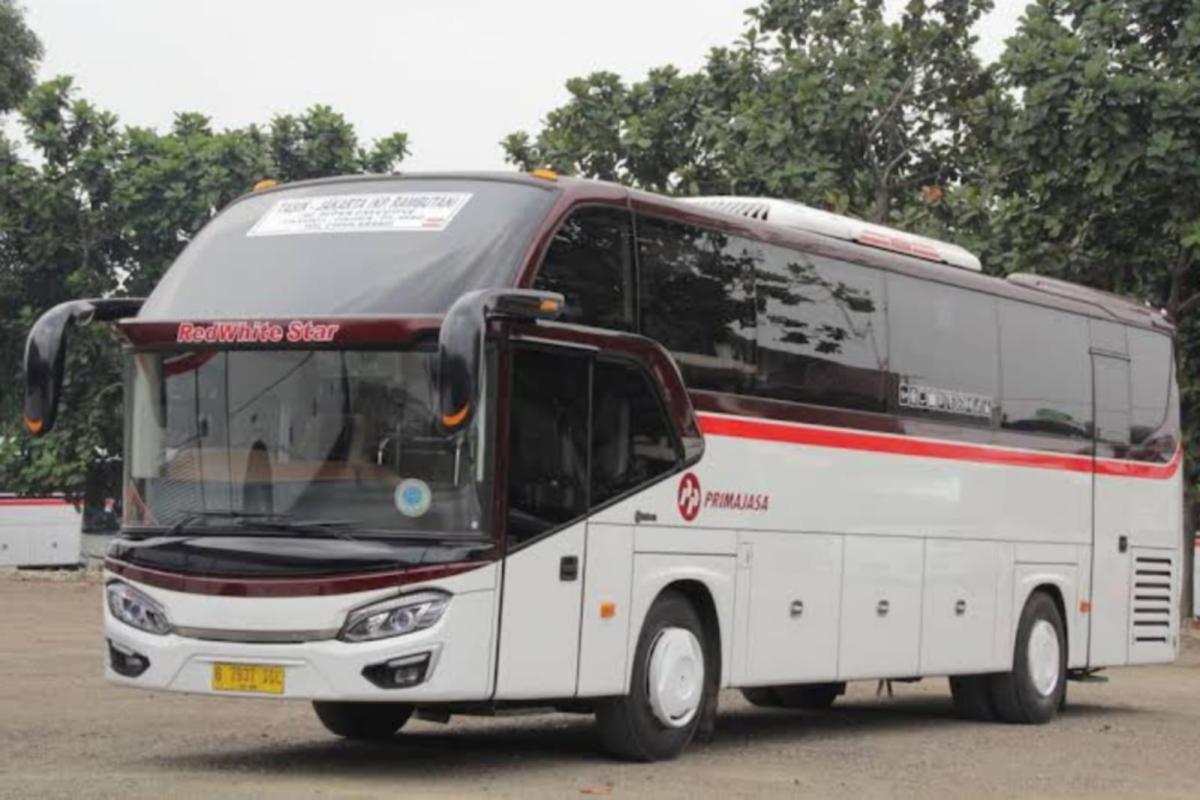 Primajasa Terima 100 Bus Baru dari Hino, Siap Perkuat Layanan AKAP dan Pariwisata 