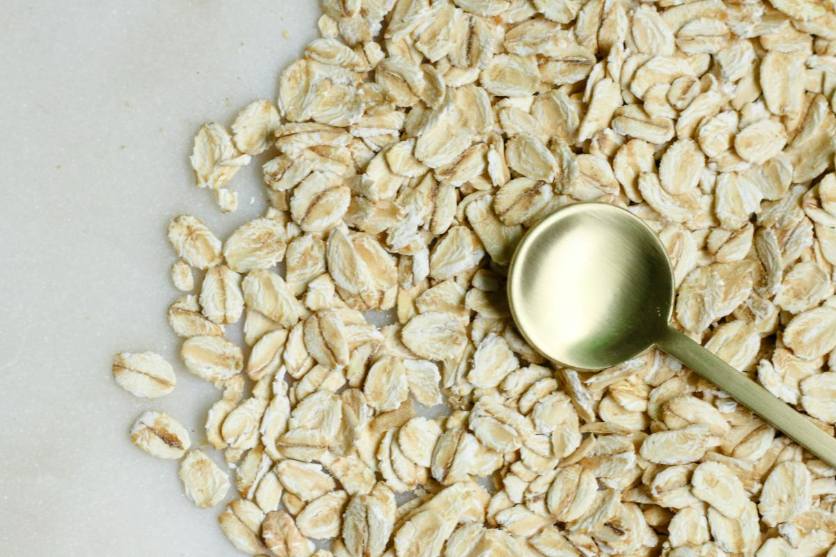 Tak Hanya untuk Sarapan, Ini Manfaat Oatmeal untuk Scrub Wajah