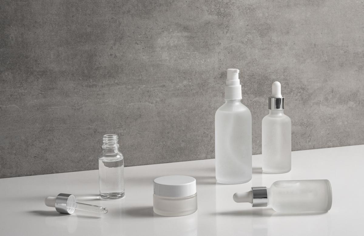Waspada Produk Tiruan! Begini Trik Mengenali Skincare Asli