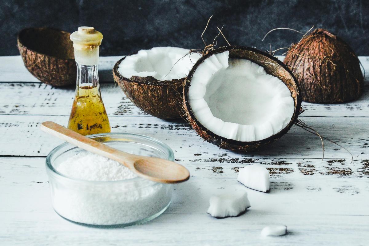 Tak Sekadar Bahan Masak, Inilah Manfaat Coconut Oil untuk Kecantikan