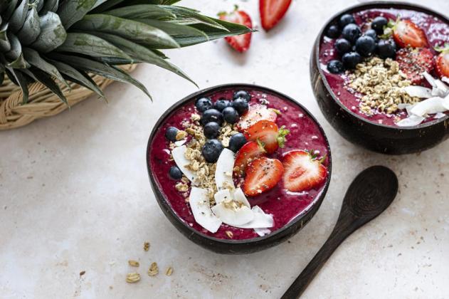 Sarapan Simpel dan Menyehatkan dengan Smoothie Bowl
