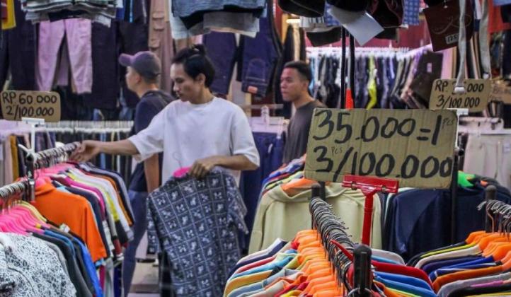 Thrifting Kena Sapu Bersih! Pemerintah Tutup Ratusan Toko Online Penjual Baju Impor Bekas!