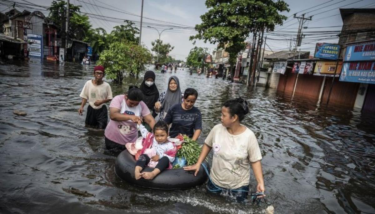 Dokter Spesialis Bagikan Tips Cegah Penyakit Saat Banjir, Begini Cara Lindungi Diri