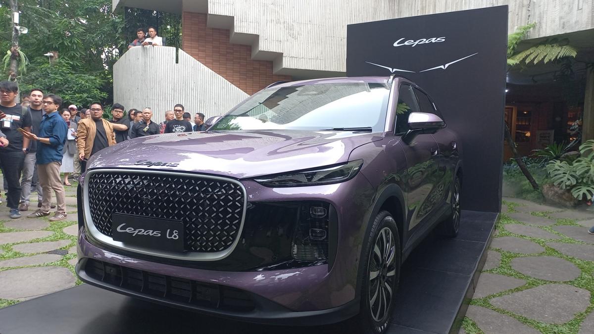 GEGER! Lepas L8 'Mengancam' Pasar SUV Premium Indonesia, Fitur Parkir Otomatisnya Bikin Tercengang!