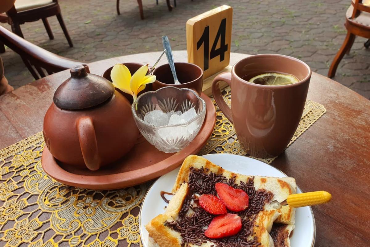 Menikmati Restoran Pawon Bogana, Sajikan Kuliner Keraton Kacirebonan untuk Publik 094757