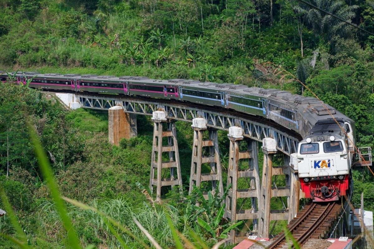 Pemprov Jabar dan KAI Resmi Kerja Sama, Rute Jakarta–Bandung Kini Cuma 1 Jam