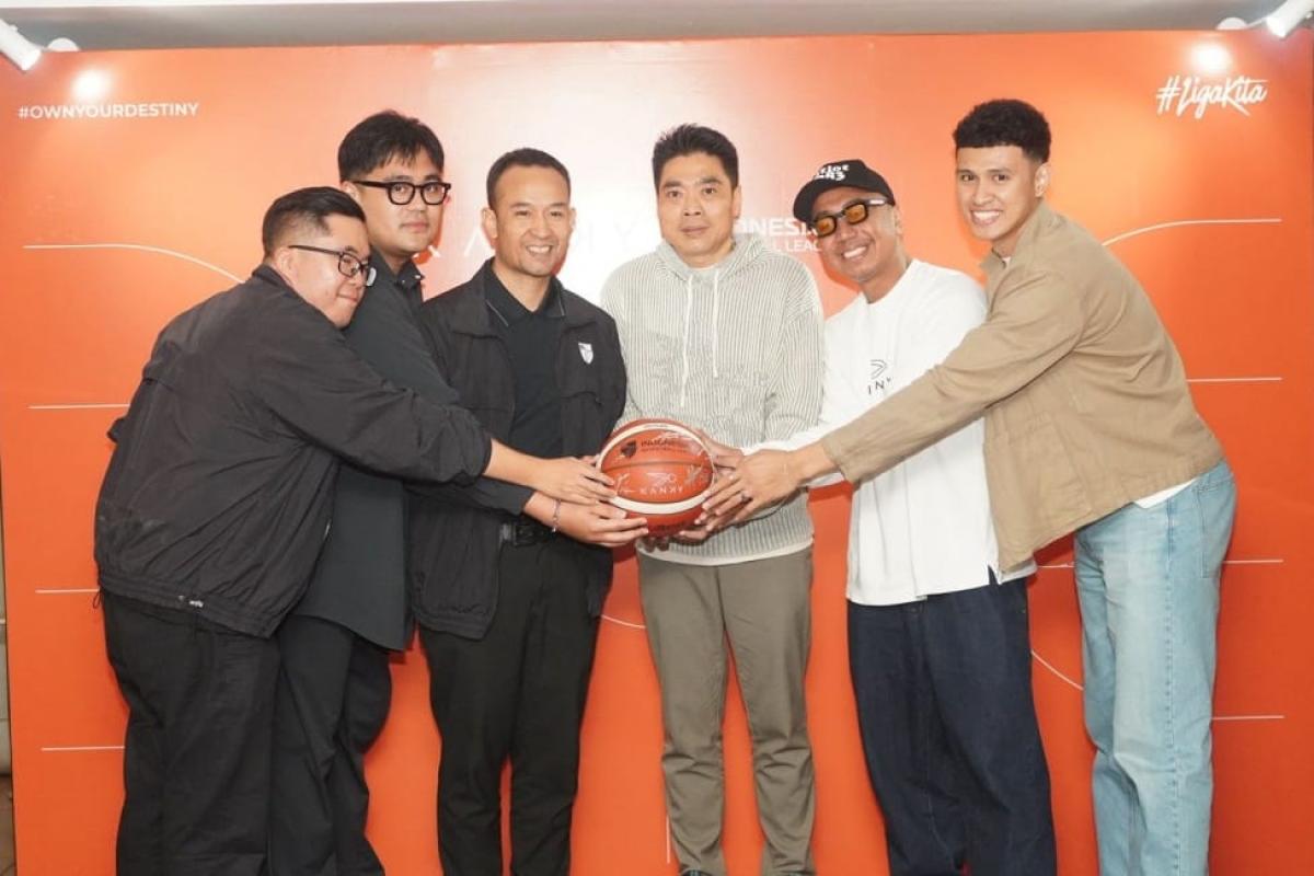 IBL Gandeng KANKY, Sepatu Lokal Resmi Melangkah ke Panggung Basket Nasional