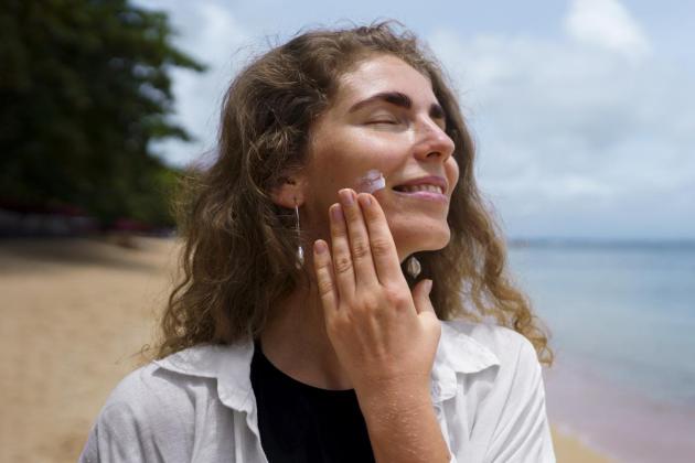 Wajib Tahu! Cara Pakai Sunscreen yang Benar Biar Kulit Tetap Glowing & Aman di Cuaca Terik