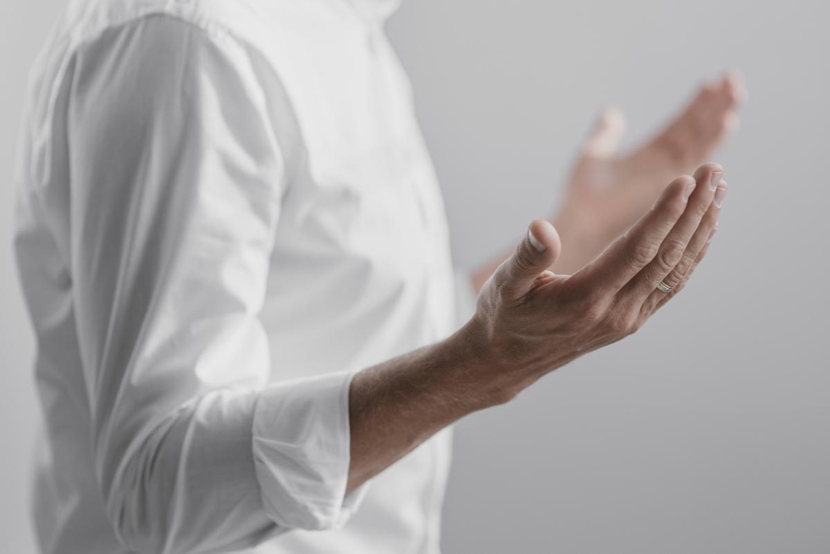 Doa Saat Lepas Pakaian Agar Tidak Dilihat Jin, Singkat Mudah Dihafal, Lengkap dengan Dalil Sahih