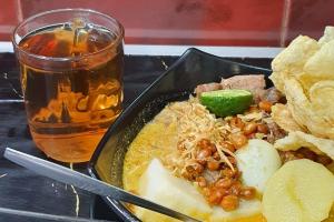Rekomendasi Kuliner Bandung : Sajian Lontong Kari Kebon Karet Sejak Tahun 1966