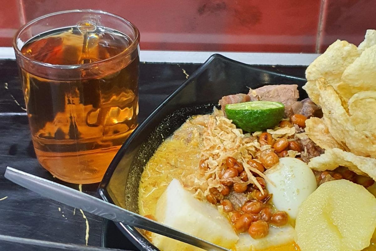 Rekomendasi Kuliner Bandung : Sajian Lontong Kari Kebon Karet Sejak Tahun 1966