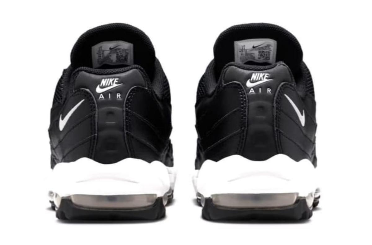 Nike Air Max 95 Golf Black and White (Dokumen Istimewa)