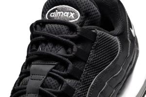 Nike Air Max 95 Golf Black and White (Dokumen Istimewa)
