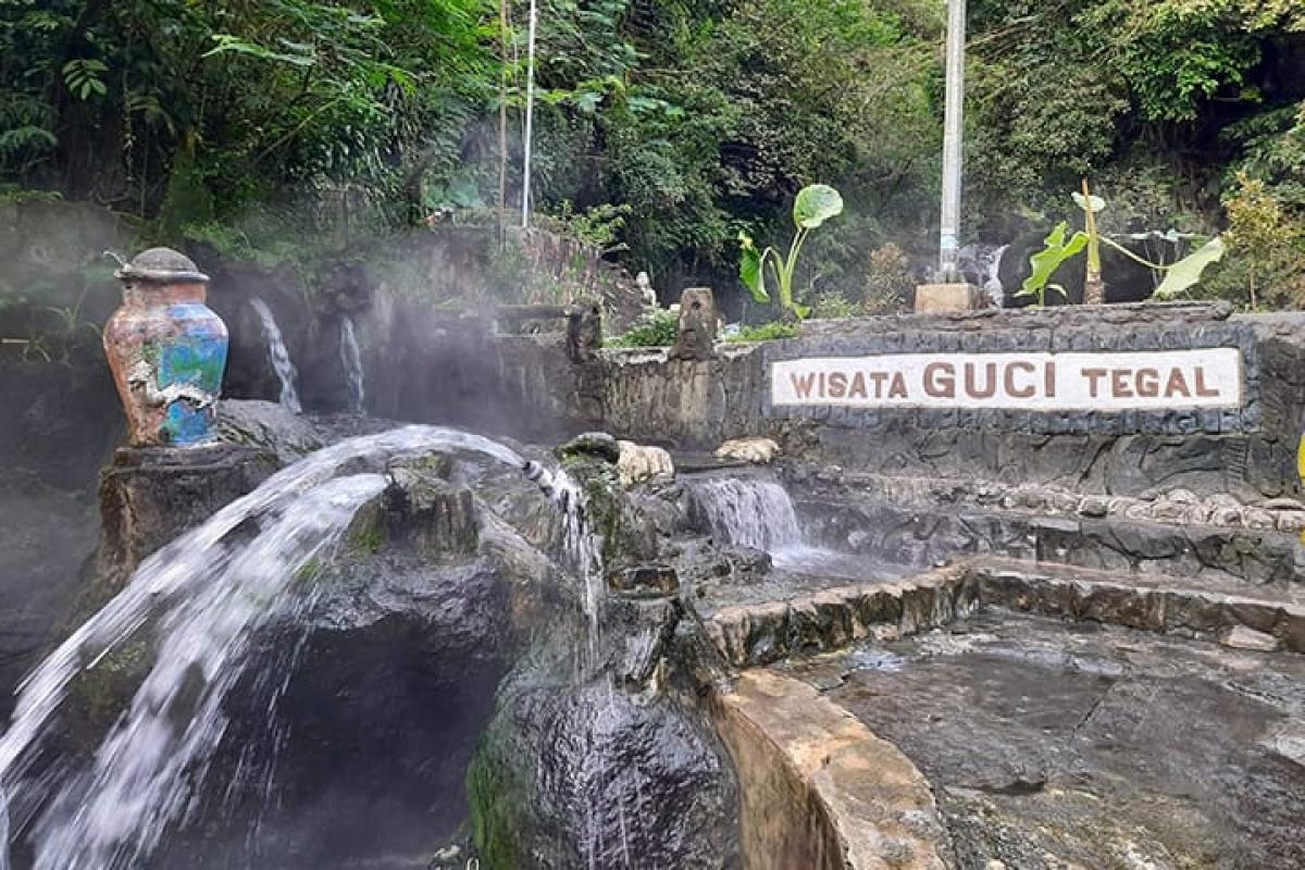 Wisata Air Panas Guci Rusak Parah, Perbaikan Ditargetkan Pulih dalam 7 Hari