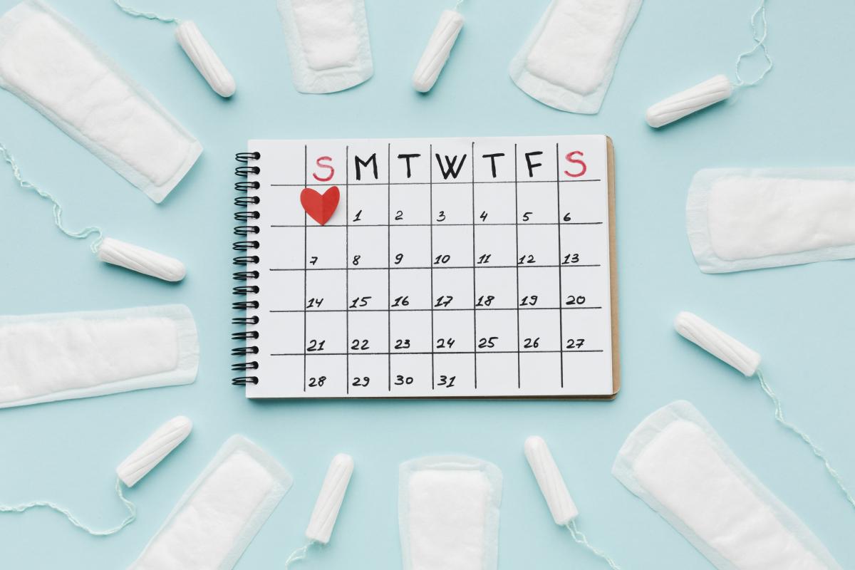 Siklus Menstruasi Bikin Wajah Kusam dan Berjerawat? Kenali Fase Hormonal Agar Kulit Tetap Glowing!