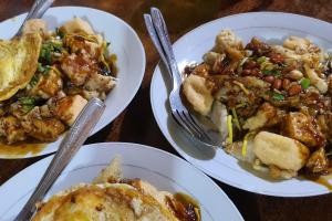 Seporsi Tahu Kupat Pak Gombloh (Tuahta Aldo / fin.co.id)