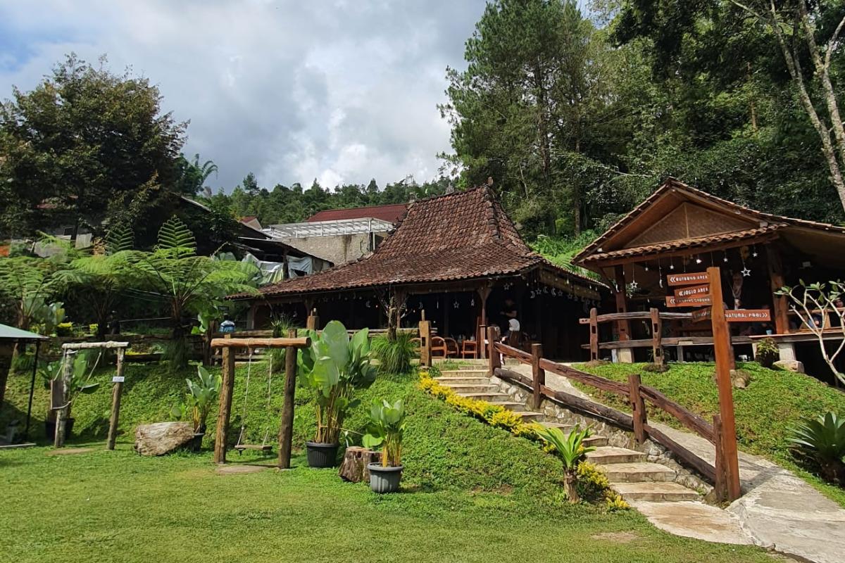 Kawasan wisata Sendang Lawu (Tuahta Aldo / fin.co.id)
