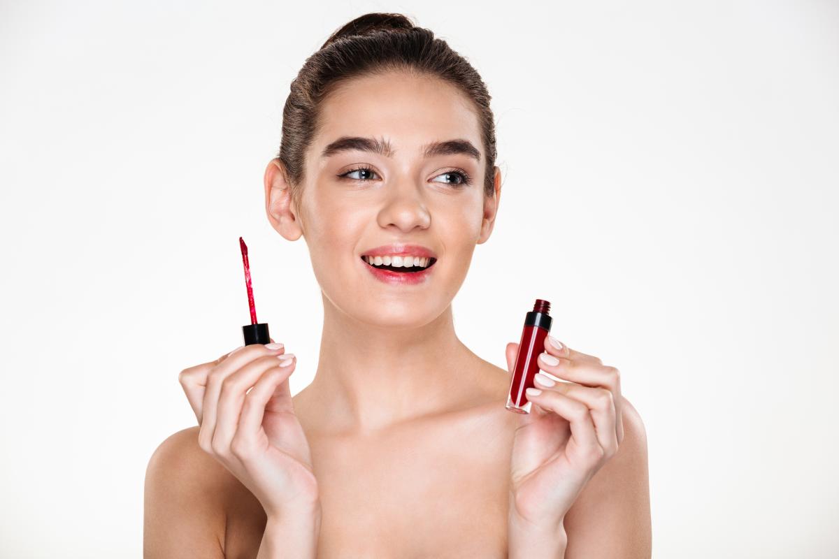 Lagi Viral! 5 Lip Tint yang Stain-nya Awet Banget, Sudah Coba?